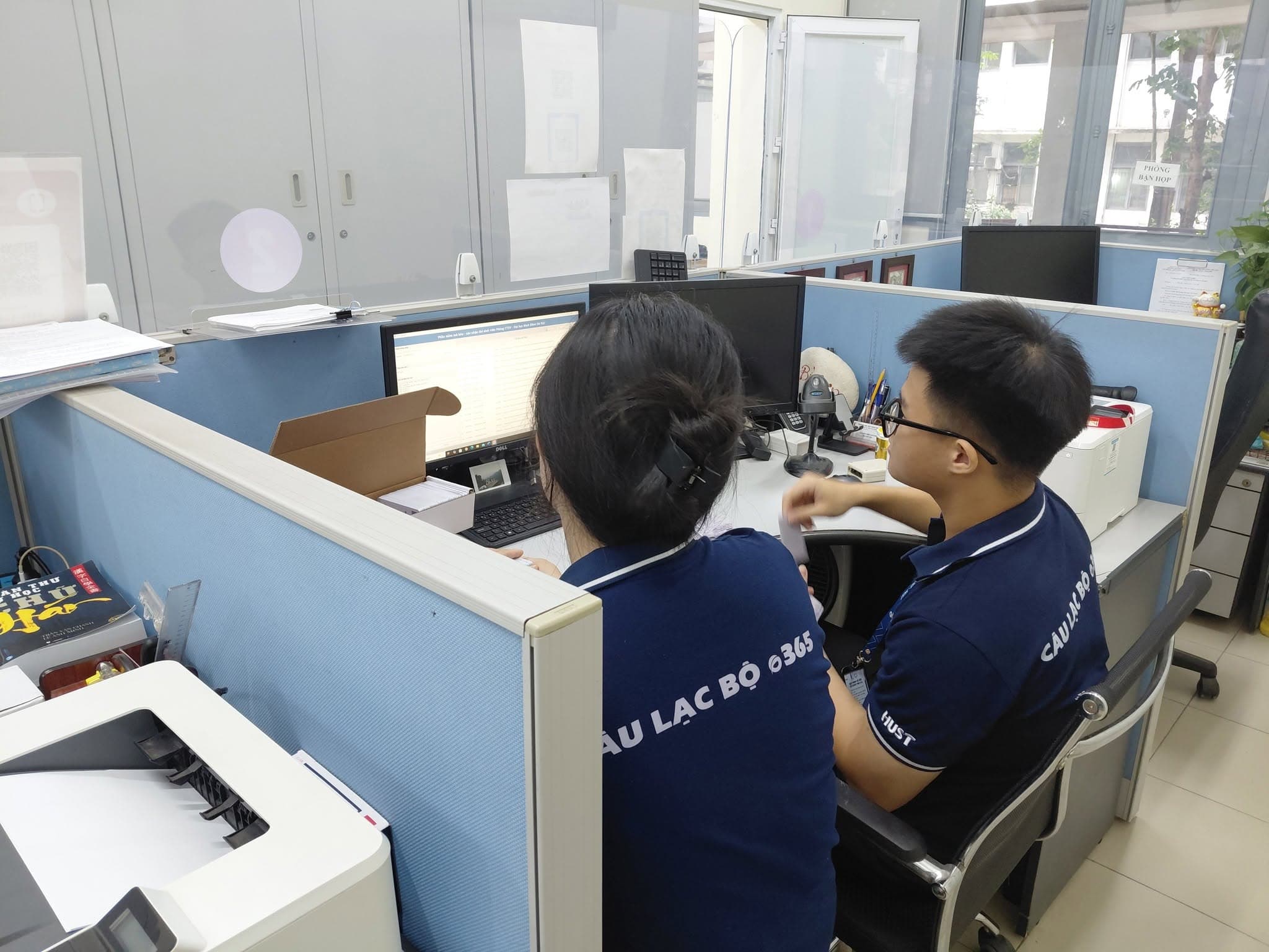 Trạm hỗ trợ sinh viên: tư vấn tài khoản và Microsoft 365