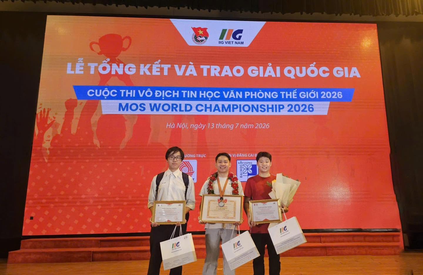 Khoảnh khắc CLB o365-HUST 20